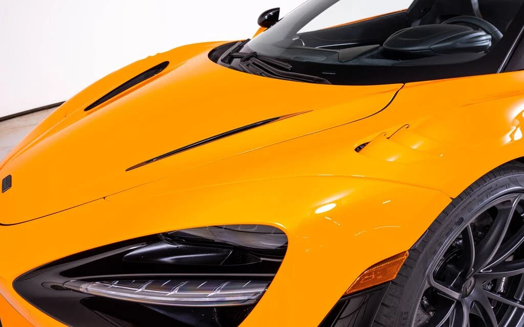 2027 McLaren 750S Spider - Image 16 of 26