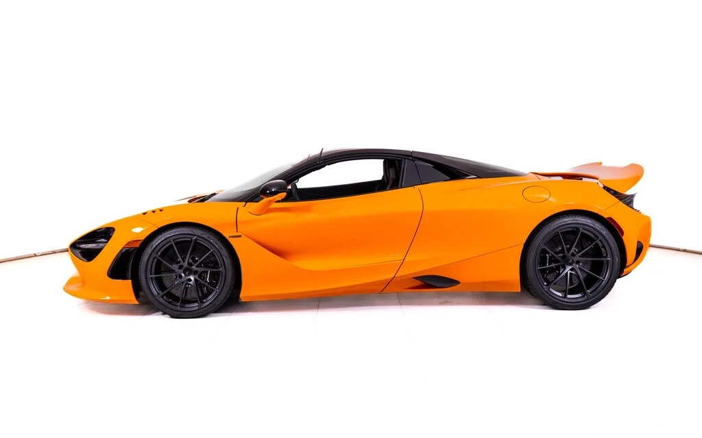 2027 McLaren 750S Spider - Image 3 of 26