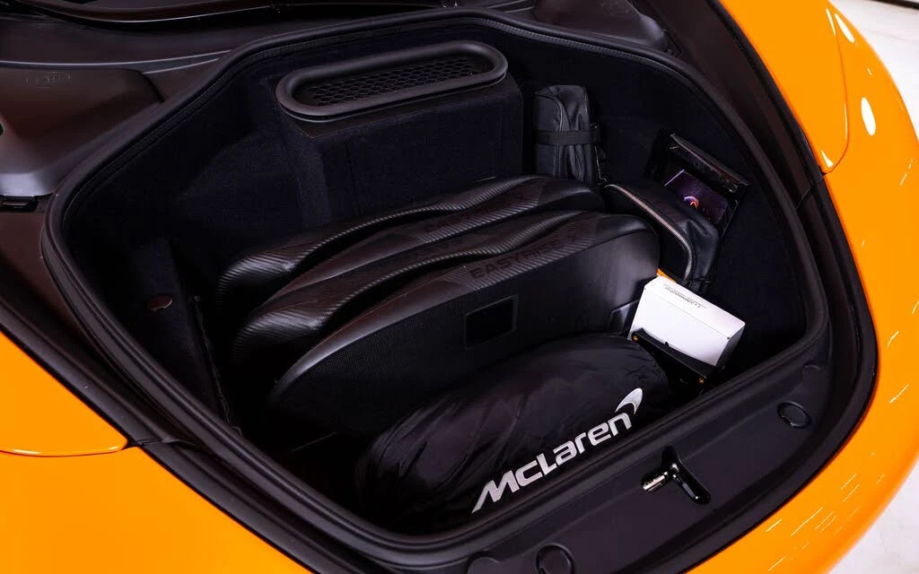 2027 McLaren 750S Spider - Image 26 of 26