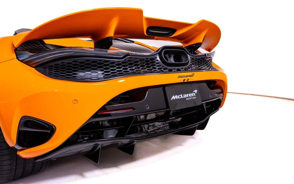 2027 McLaren 750S Spider - Image 14 of 26