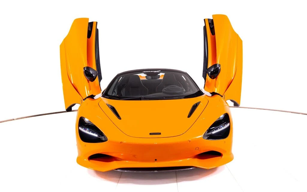 2027 McLaren 750S Spider - Image 11 of 26
