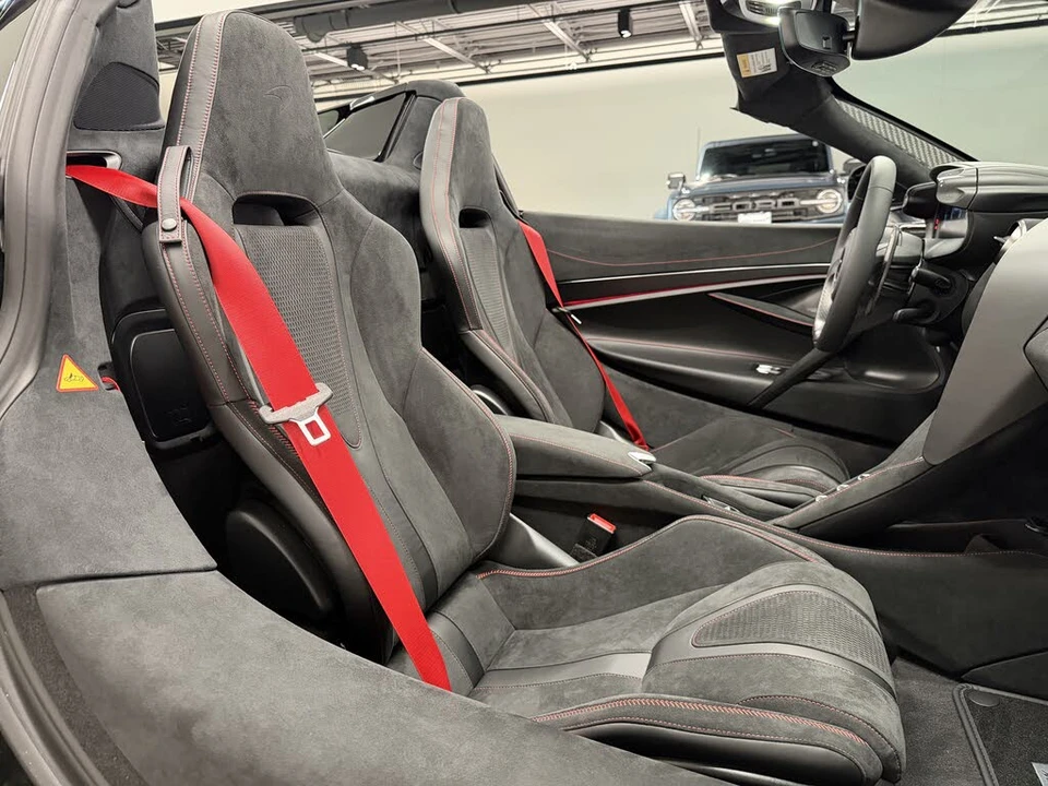 2027 McLaren 750S Spider - Image 18 of 19