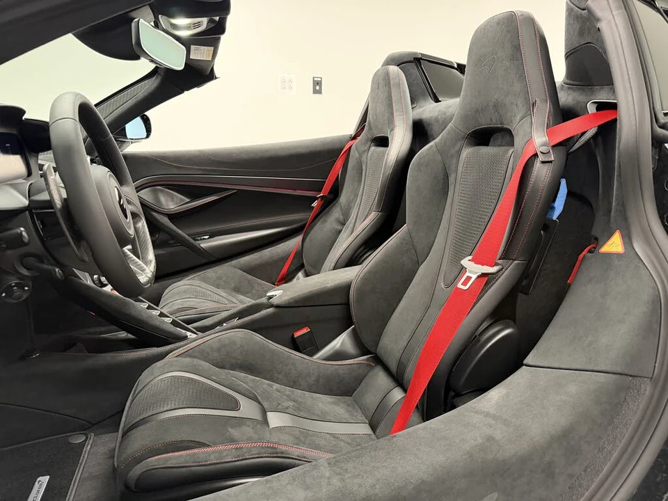 2027 McLaren 750S Spider - Image 2 of 19