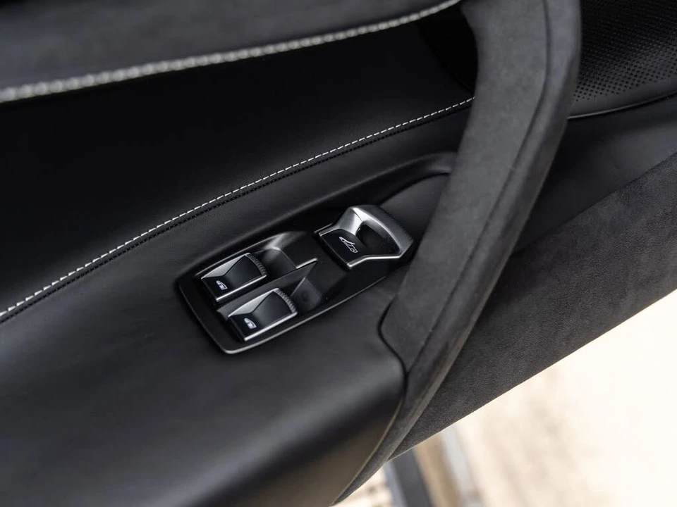 2027 McLaren 750S Spider - Image 27 of 31