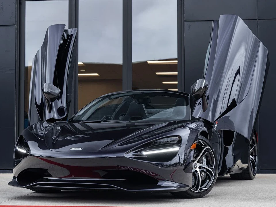 2027 McLaren 750S Spider - Image 2 of 31