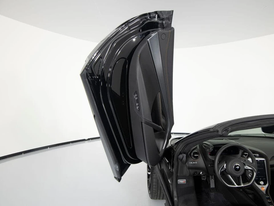 2027 McLaren 750S Spider - Image 11 of 31