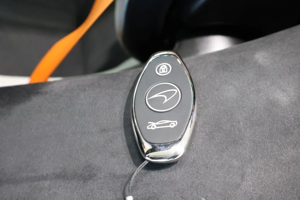 2027 McLaren 750S Spider - Image 16 of 27