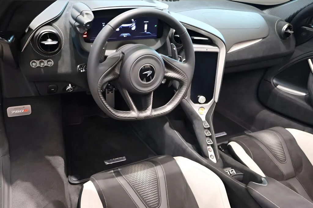 2027 McLaren 750S Spider - Image 12 of 27