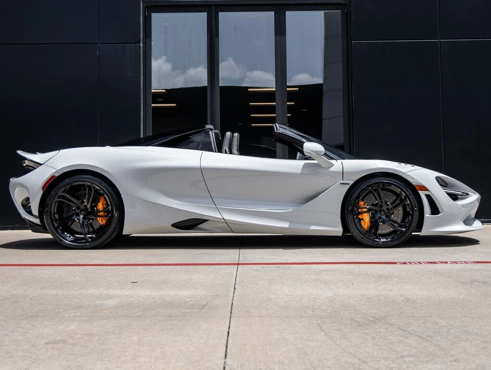 2027 McLaren 750S Spider - Image 11 of 31