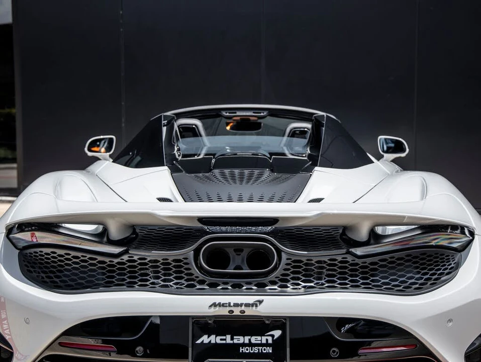 2027 McLaren 750S Spider - Image 16 of 31