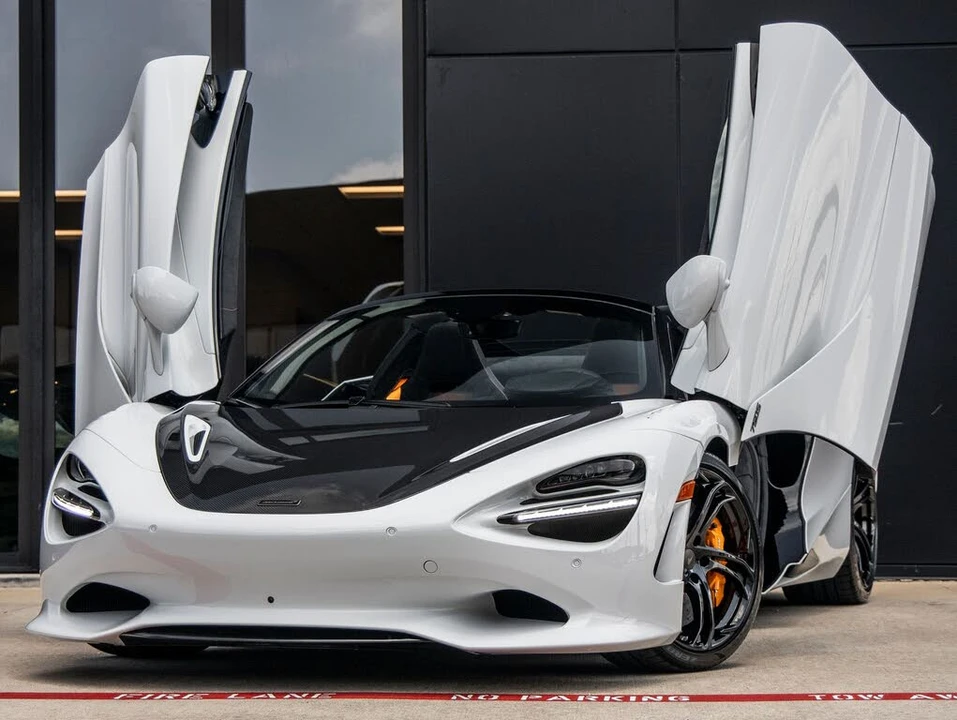 2027 McLaren 750S Spider - Image 2 of 31