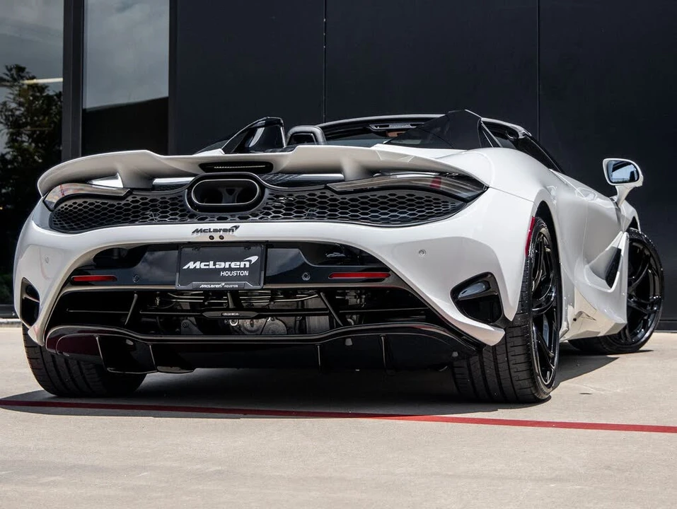2027 McLaren 750S Spider - Image 9 of 31