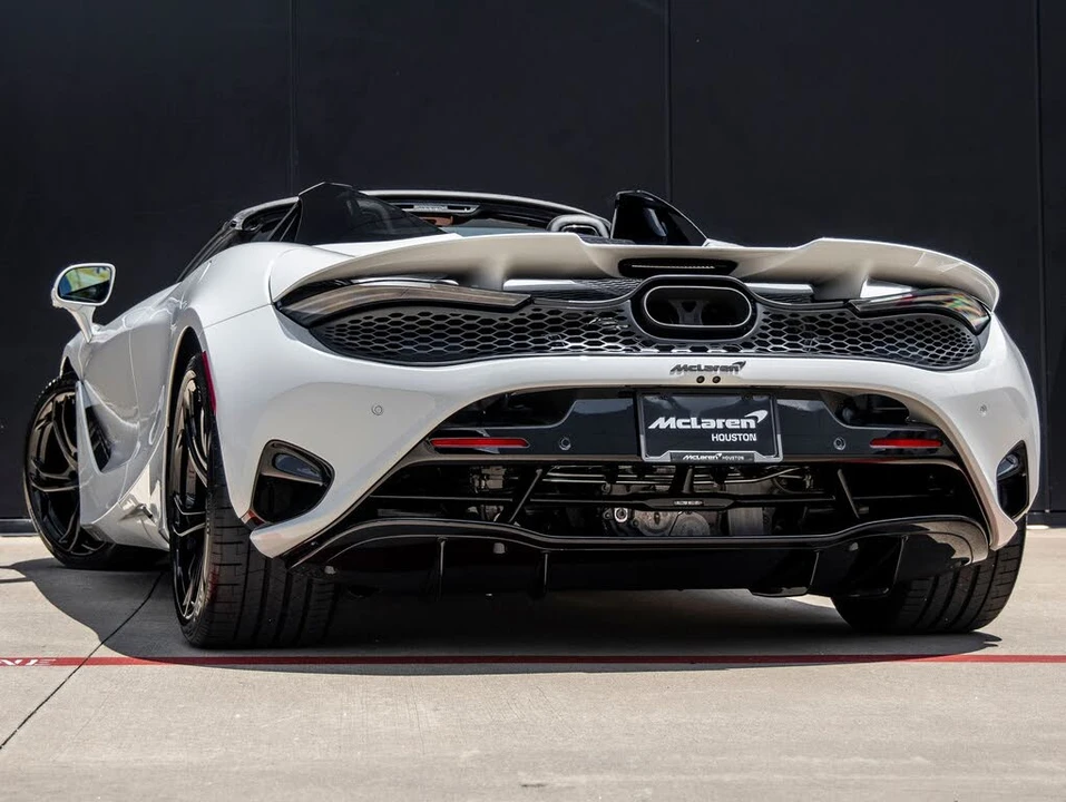 2027 McLaren 750S Spider - Image 7 of 31