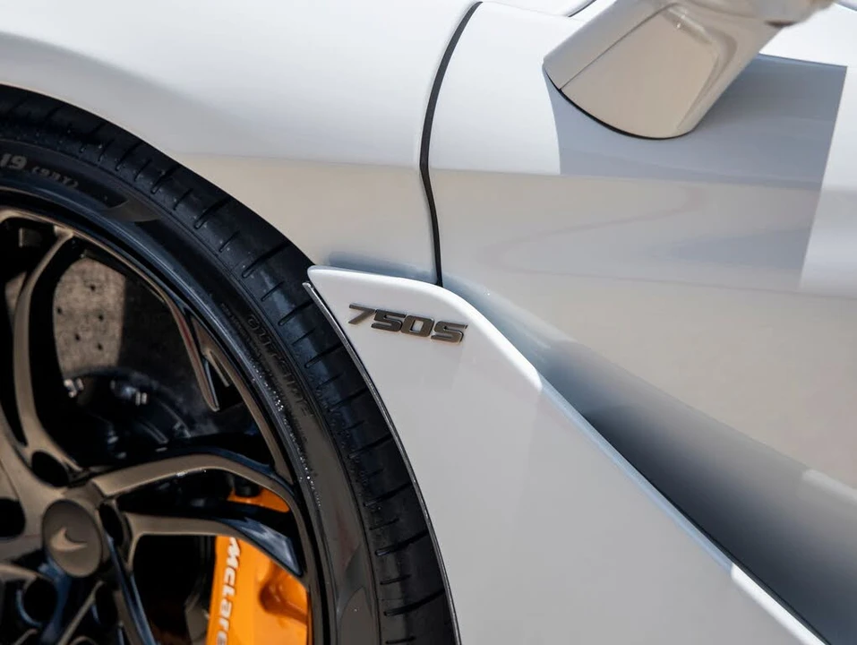 2027 McLaren 750S Spider - Image 21 of 31
