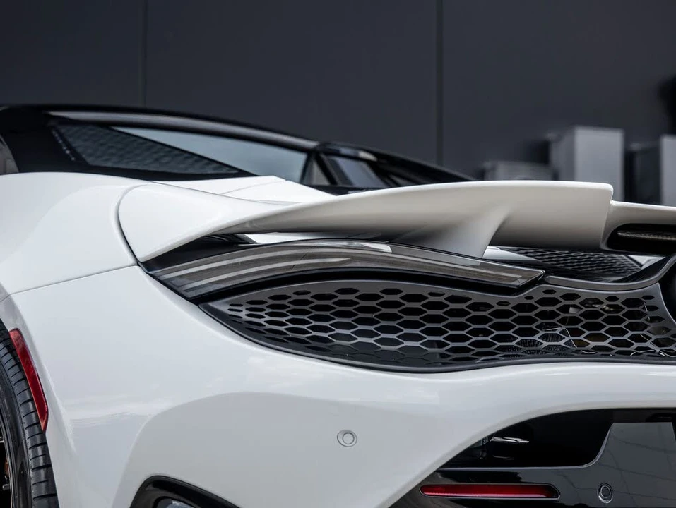 2027 McLaren 750S Spider - Image 15 of 31