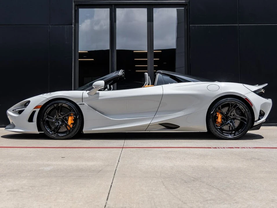 2027 McLaren 750S Spider - Image 10 of 31