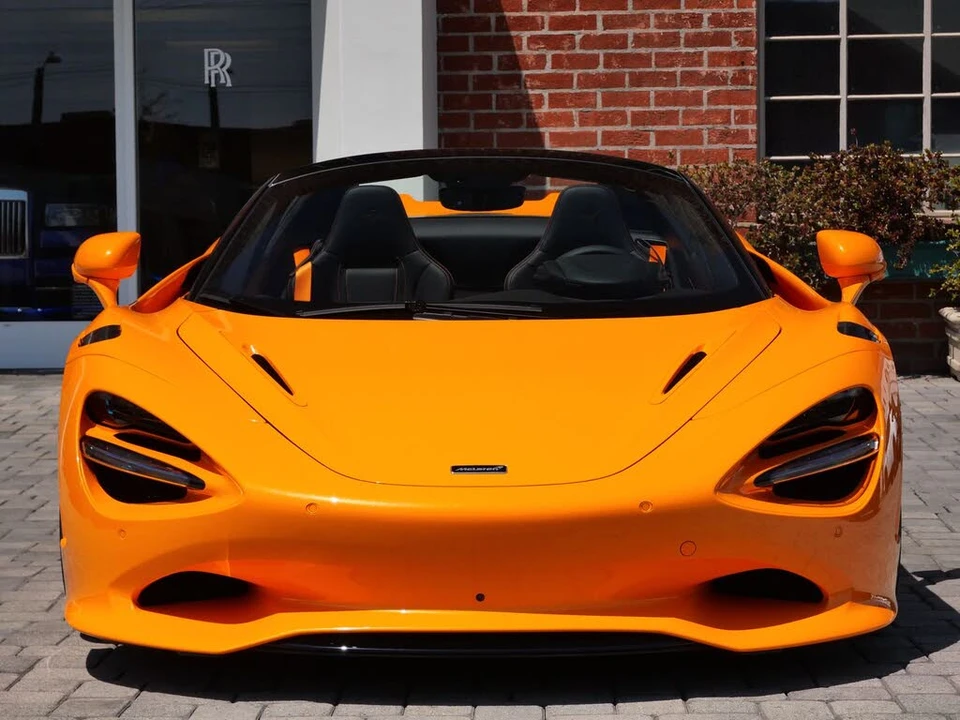 2027 McLaren 750S Spider - Image 2 of 29