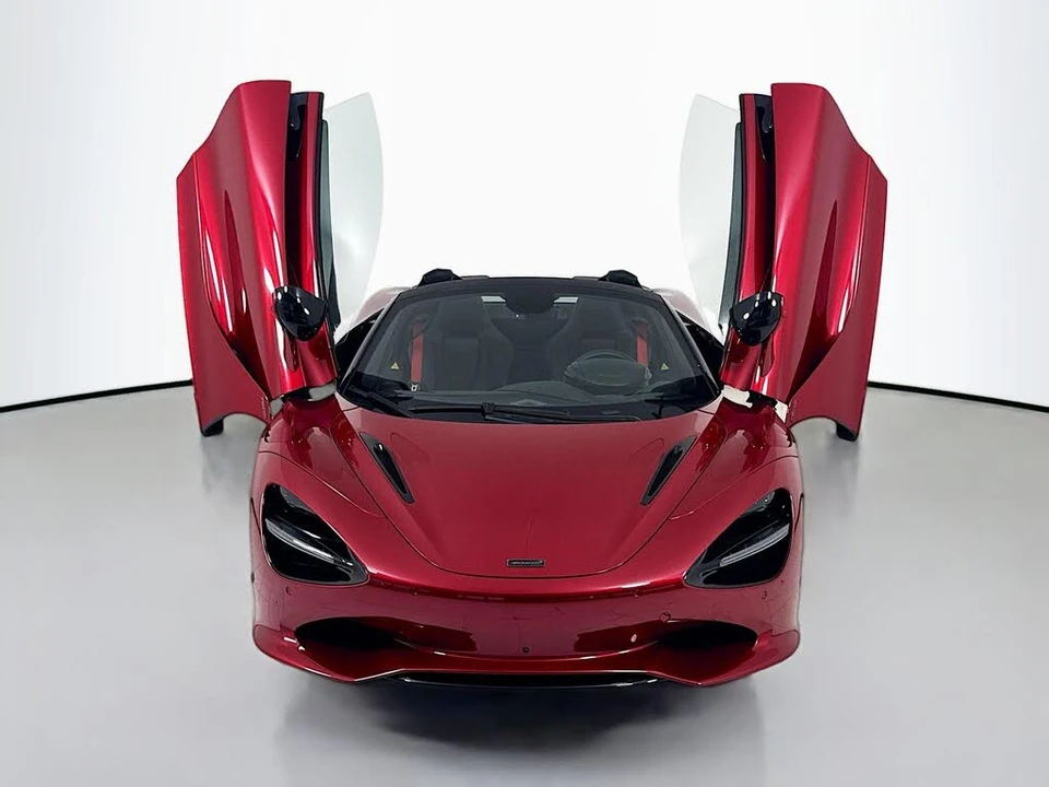 2027 McLaren 750S Spider - Image 2 of 25
