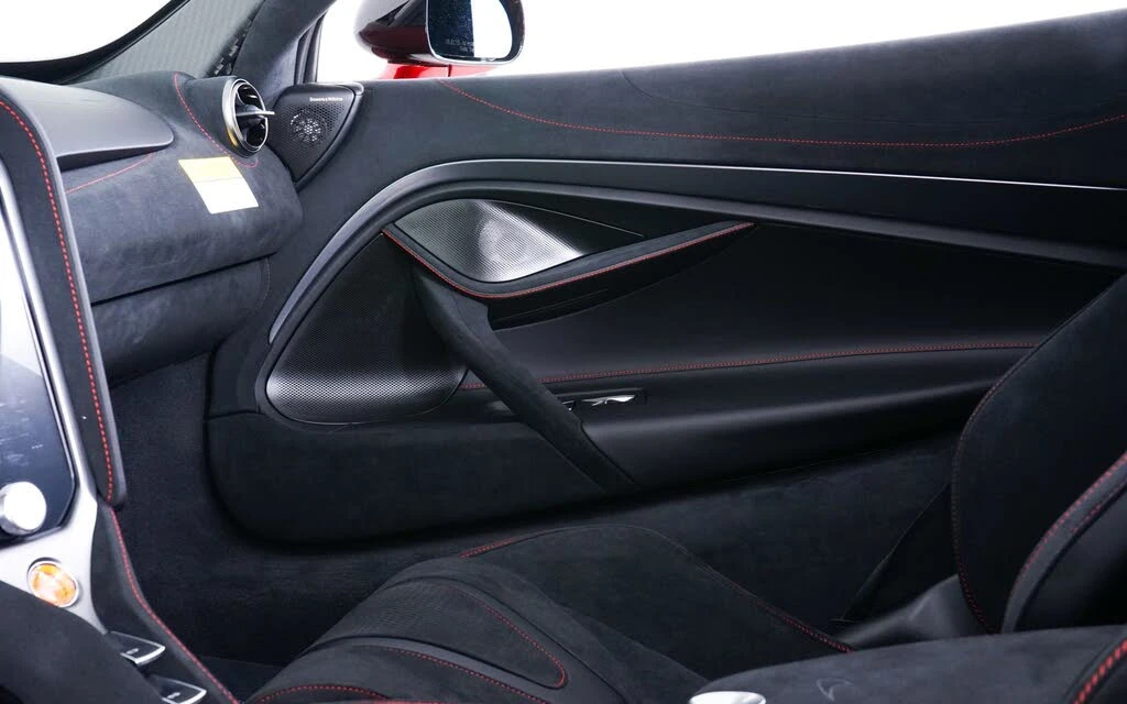 2027 McLaren 750S Spider - Image 24 of 26