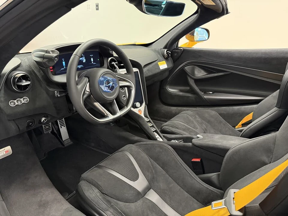 2027 McLaren 750S Spider - Image 18 of 25