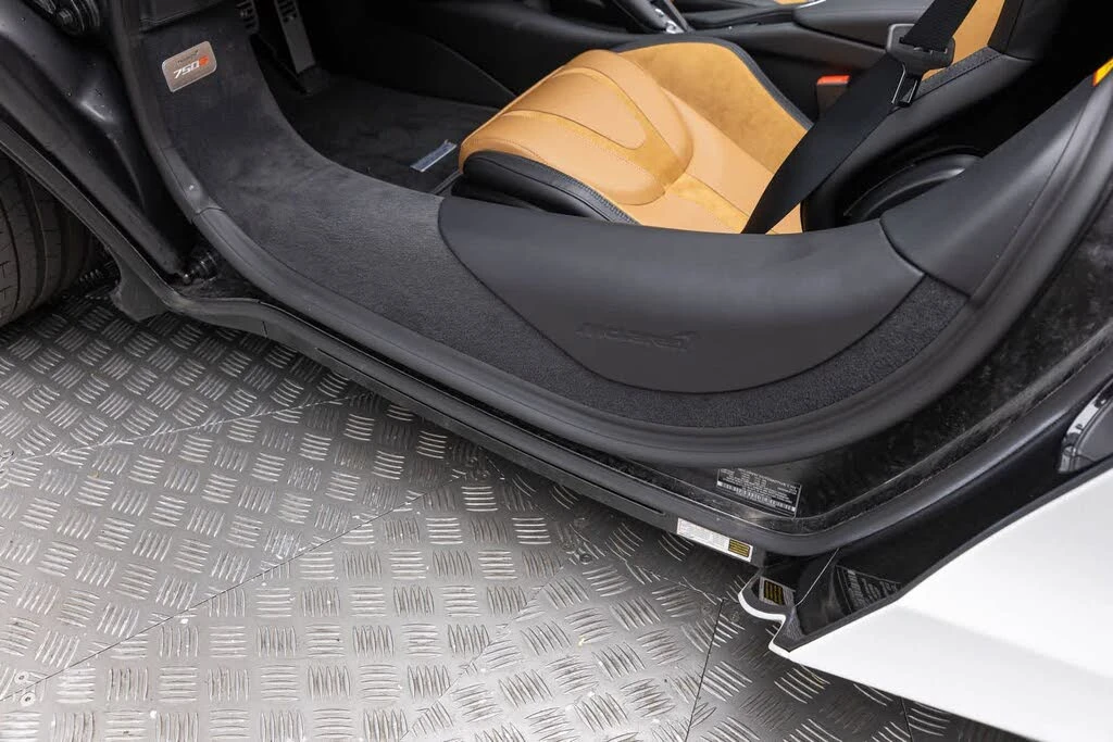 2027 McLaren 750S Spider - Image 23 of 31