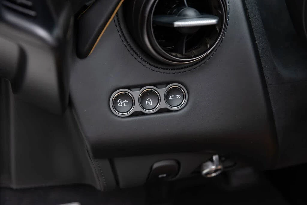 2027 McLaren 750S Spider - Image 26 of 31