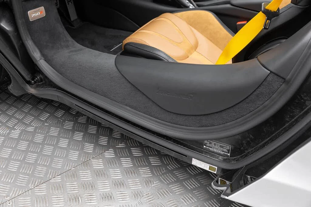 2027 McLaren 750S Spider - Image 22 of 31