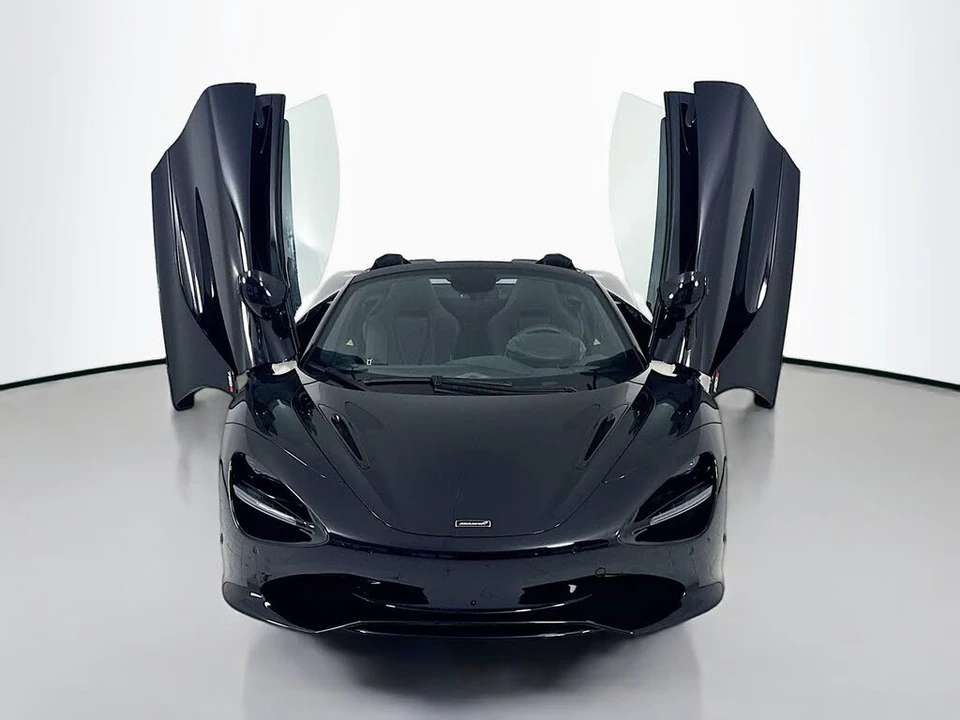 2027 McLaren 750S Spider - Image 2 of 25