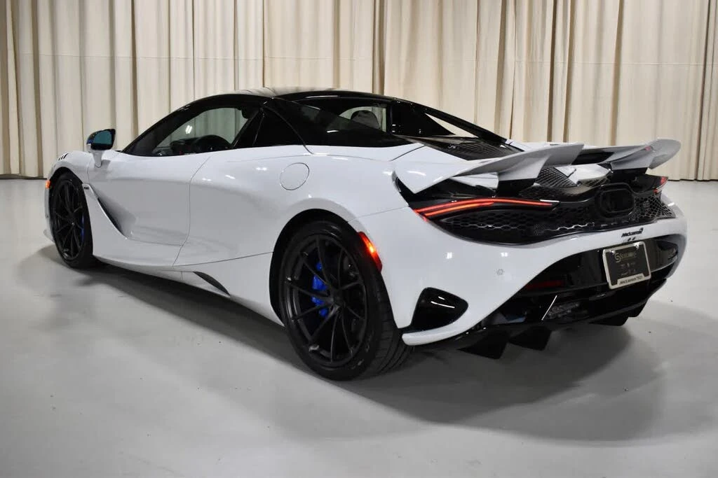 2027 McLaren 750S Spider - Image 3 of 31