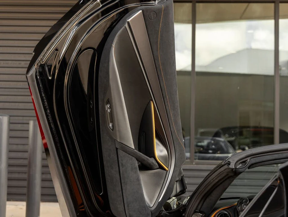 2027 McLaren 750S Spider - Image 25 of 31