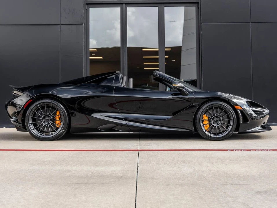 2027 McLaren 750S Spider - Image 11 of 31