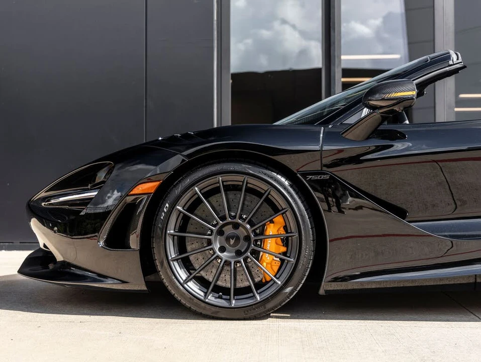 2027 McLaren 750S Spider - Image 16 of 31
