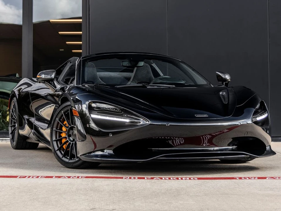 2027 McLaren 750S Spider - Image 2 of 31