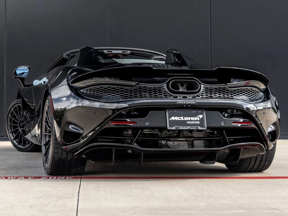 2027 McLaren 750S Spider - Image 7 of 31