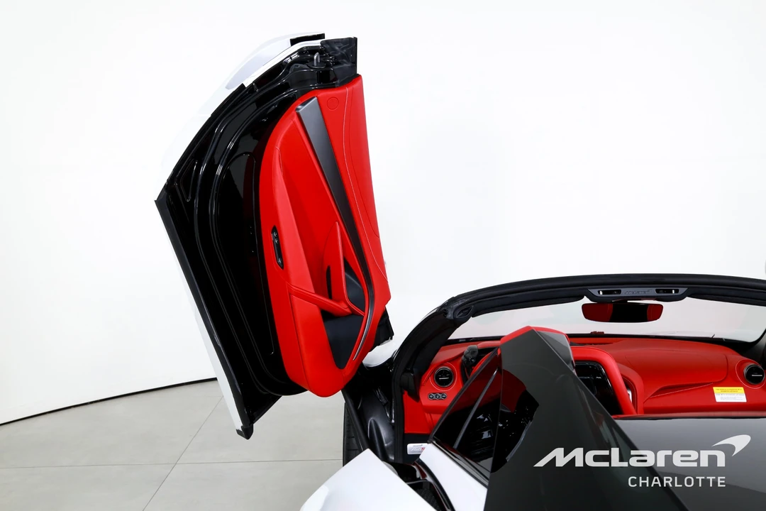 2027 McLaren 750S Spider - Image 12 of 31