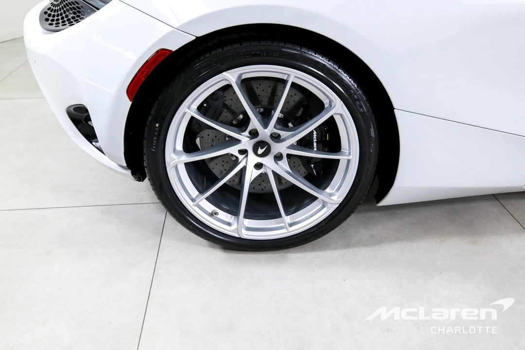 2027 McLaren 750S Spider - Image 28 of 31