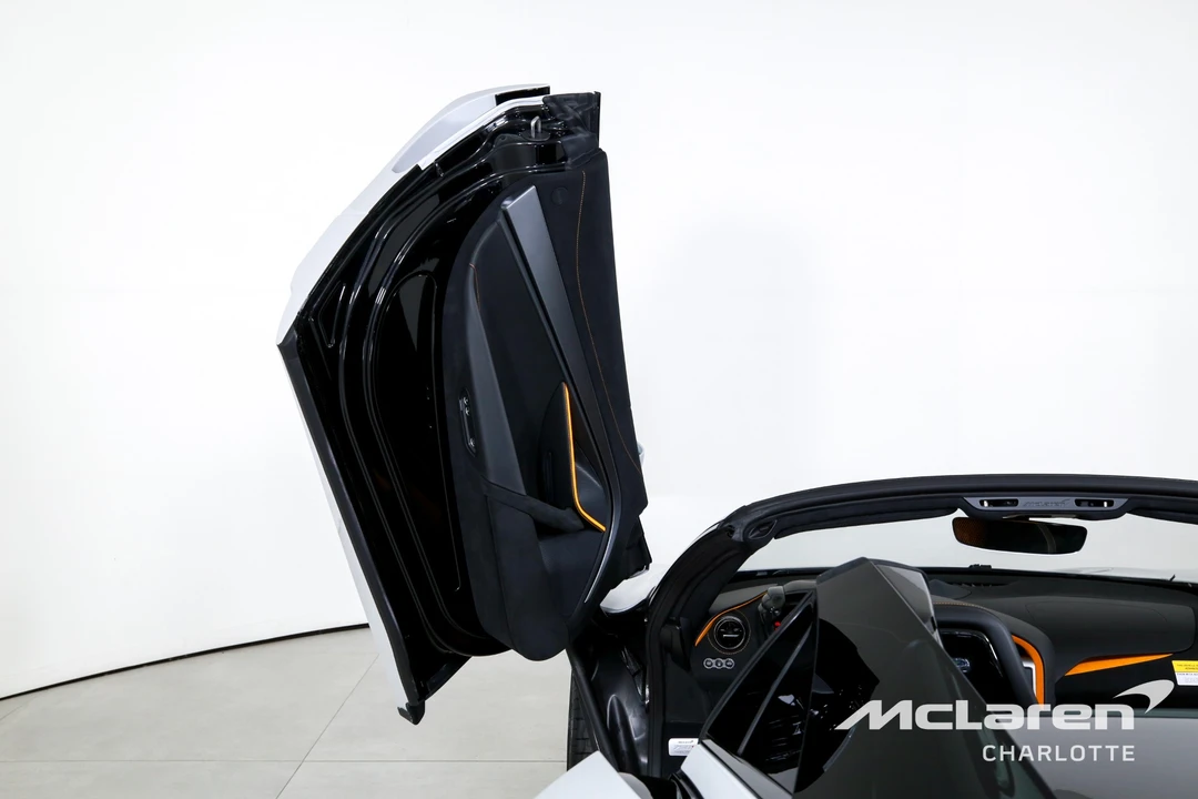 2027 McLaren 750S Spider - Image 12 of 31