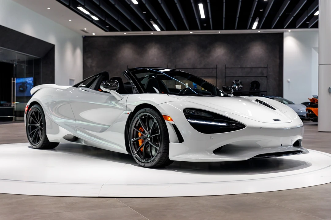 2027 McLaren 750S Spider - Image 2 of 6