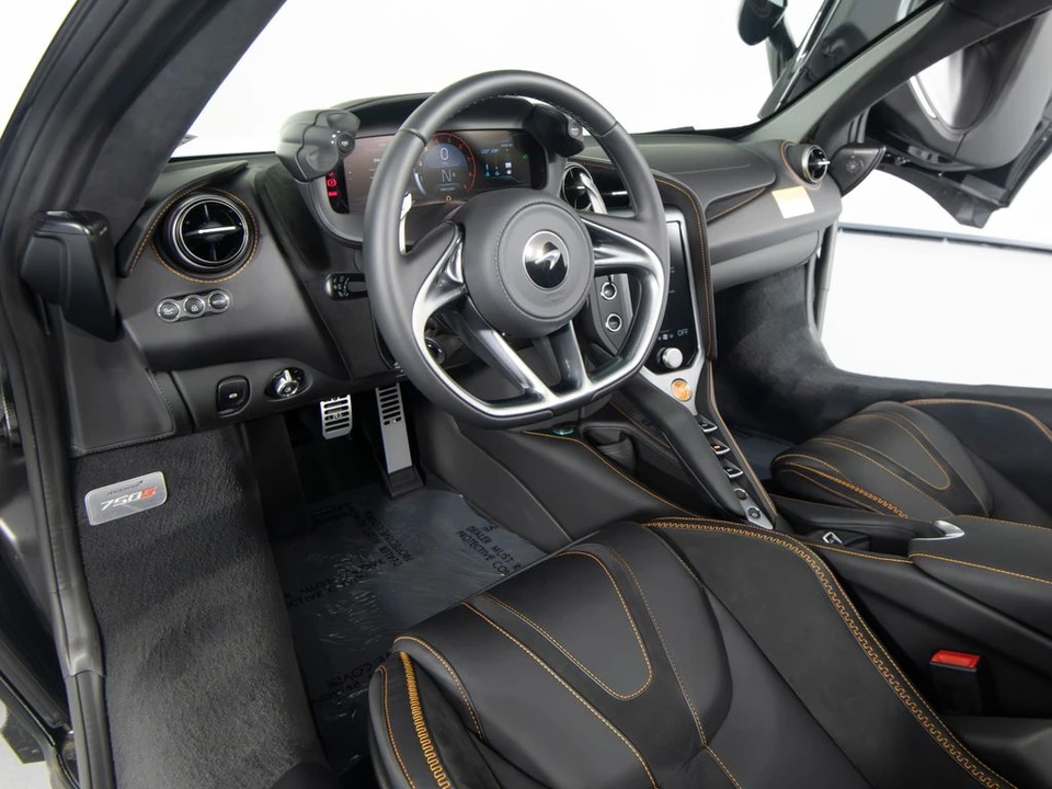 2027 McLaren 750S Spider - Image 16 of 31