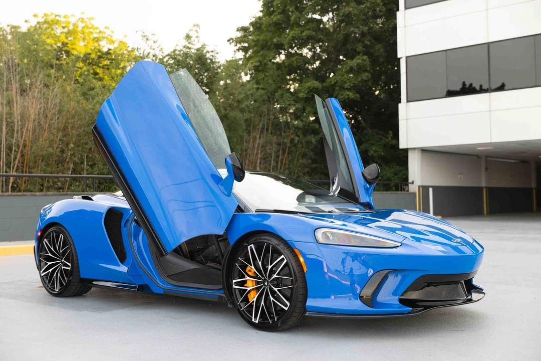 2027 McLaren GT - Image 3 of 31