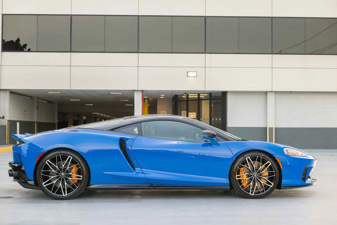 2027 McLaren GT - Image 4 of 31