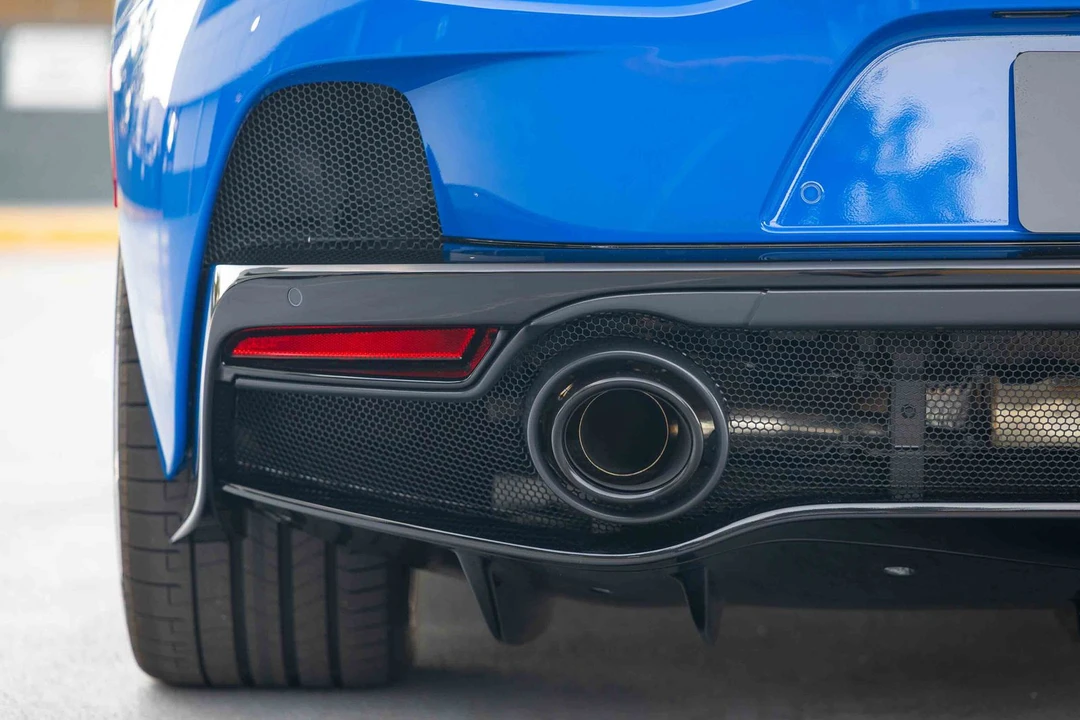 2027 McLaren GT - Image 15 of 31