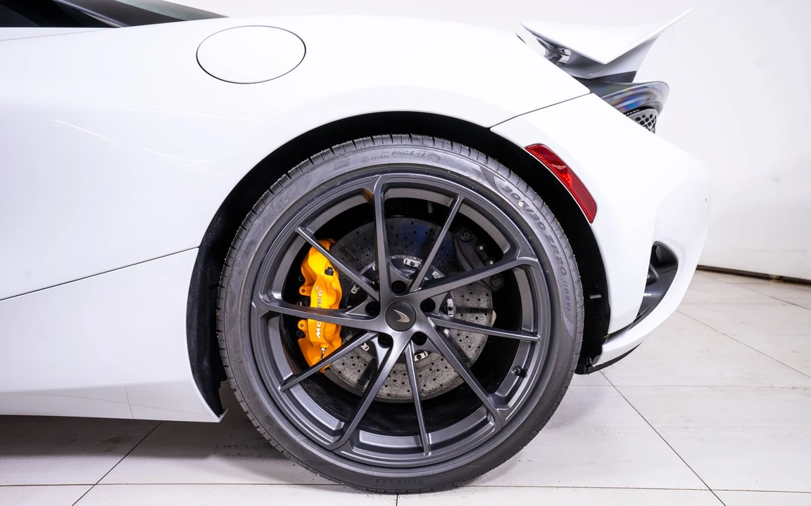 2027 McLaren 750S Spider - Image 20 of 28