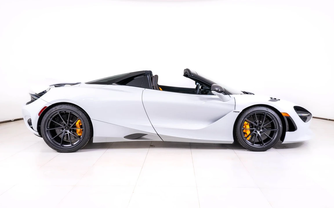2027 McLaren 750S Spider - Image 8 of 28