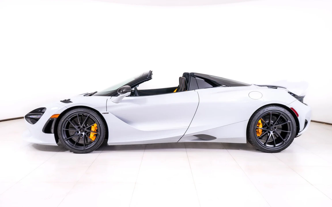 2027 McLaren 750S Spider - Image 2 of 28