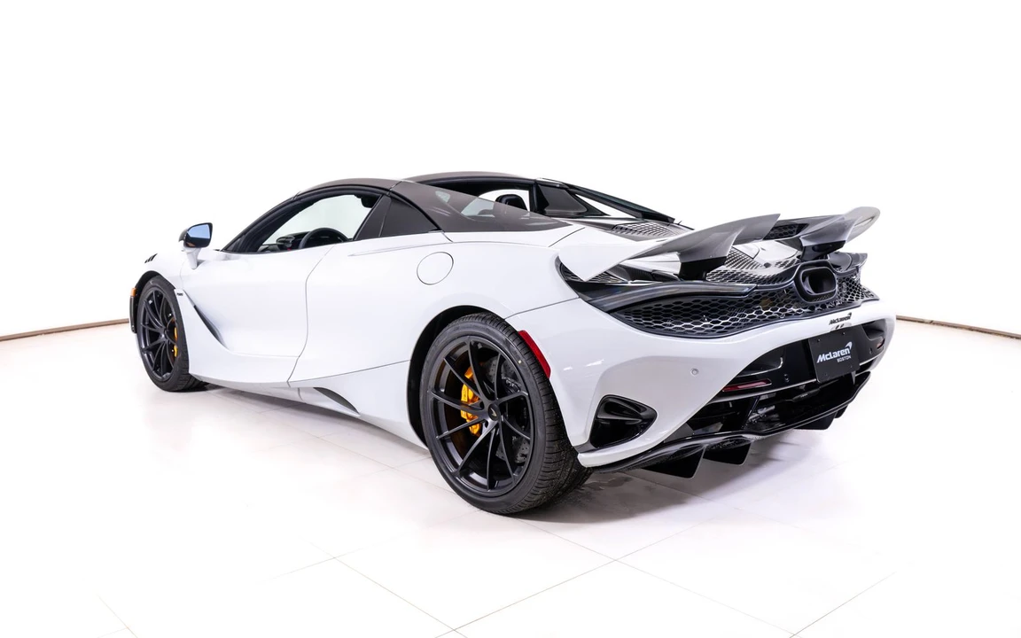 2027 McLaren 750S Spider - Image 4 of 28