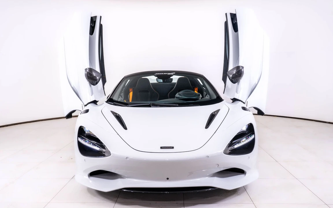 2027 McLaren 750S Spider - Image 11 of 28