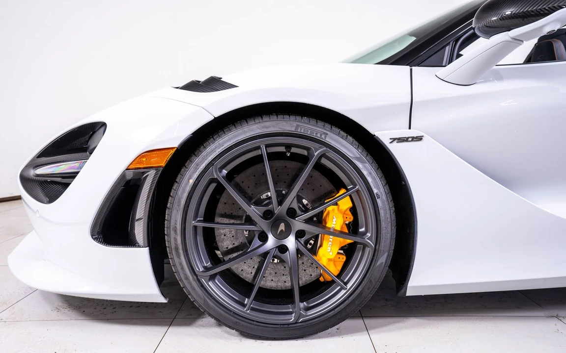 2027 McLaren 750S Spider - Image 19 of 28