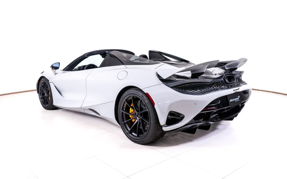 2027 McLaren 750S Spider - Image 5 of 28