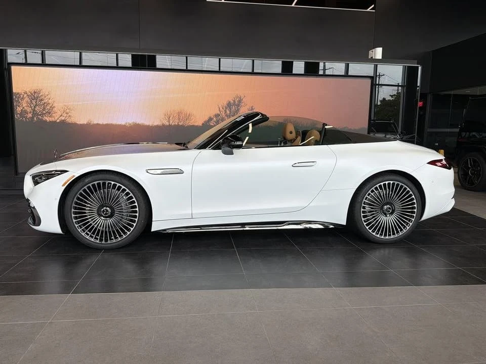 2027 Mercedes-Benz SL-Class - Image 3 of 9